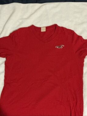 Hollister Red V‑Neck Tee with Contrasting Logo